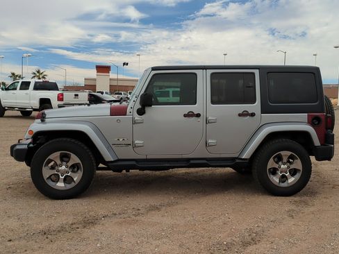 Used 2018 Jeep Wrangler Unlimited Sahara image 7