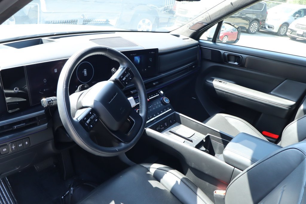 Used 2024 Hyundai Santa Fe Calligraphy AWD/4WD image 17