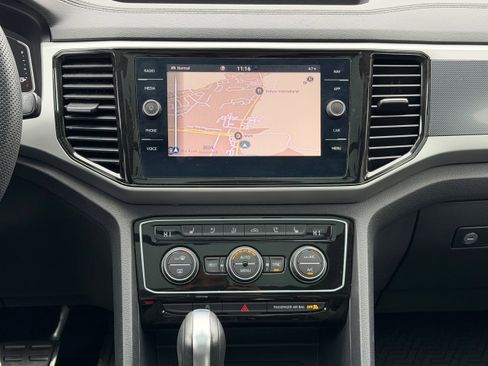 Used 2022 Volkswagen Atlas SEL Premium image 16