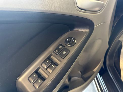 Used 2017 Kia Forte LX FWD image 17