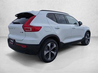 New 2026 Volvo XC40 B5 Plus w/ Climate Package AWD/4WD video 2