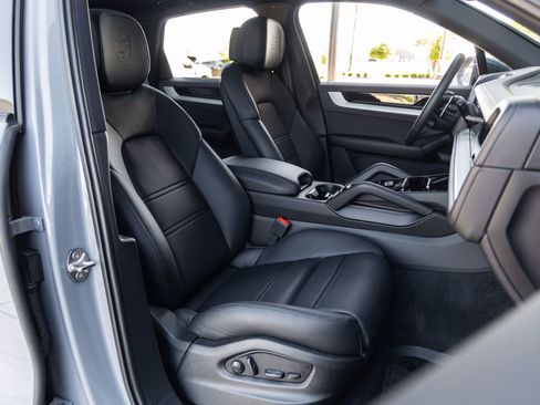 Certified 2026 Porsche Cayenne image 44
