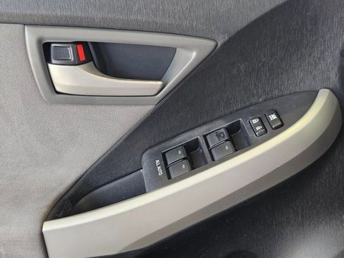 Used 2015 Toyota Prius Two image 6