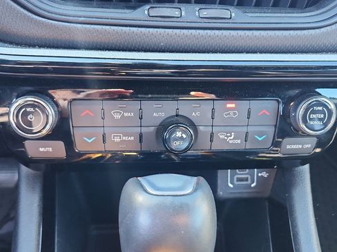 Used 2024 Jeep Compass Trailhawk image 20