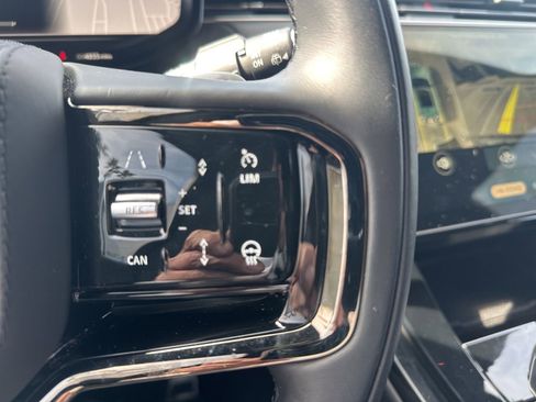 Used 2025 Land Rover Range Rover Sport Dynamic SE image 27