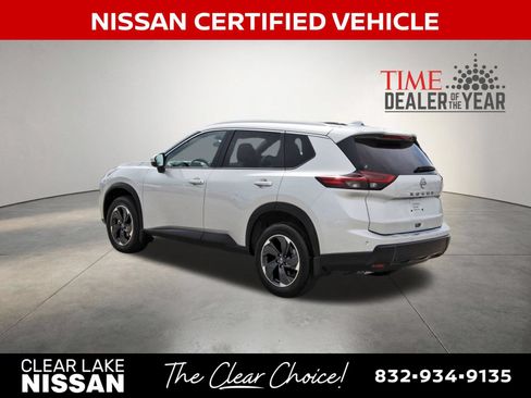 Certified 2025 Nissan Rogue SV w/ SV Premium Package FWD image 6