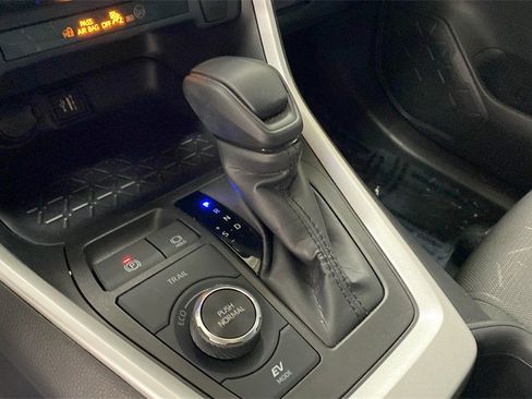 Used 2024 Toyota RAV4 XLE image 16