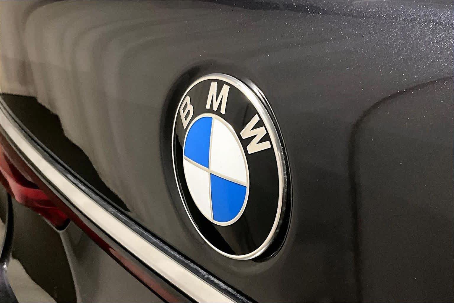 Used 2022 BMW 750i xDrive AWD/4WD image 32