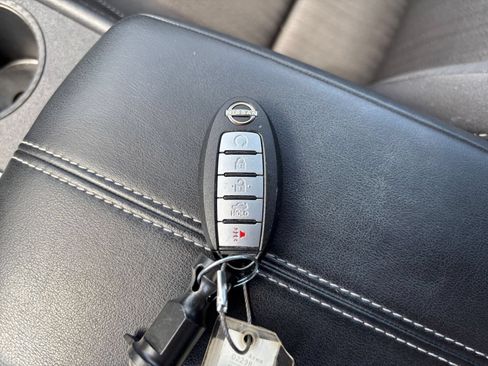 Used 2025 Nissan Altima 2.5 SV FWD image 17