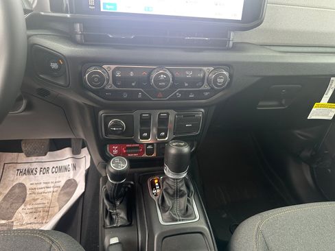 Used 2026 Jeep Wrangler Willys image 11