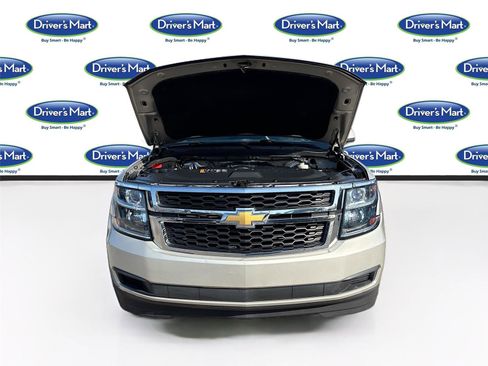 Used 2017 Chevrolet Suburban LT image 34