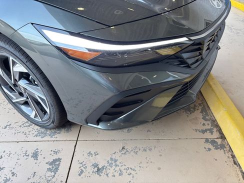Certified 2025 Hyundai Elantra SEL FWD image 24