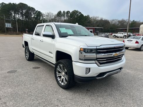 Used 2018 Chevrolet Silverado 1500 High Country image 9