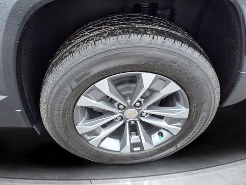 New 2026 Chevrolet Equinox LT w/ Convenience Package II FWD image 12