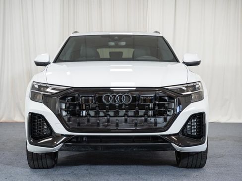 Used 2025 Audi Q8 Premium Plus AWD/4WD image 2