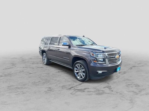 Used 2015 Chevrolet Suburban LTZ image 2