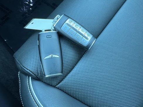 Used 2024 Genesis Electrified GV70 image 45