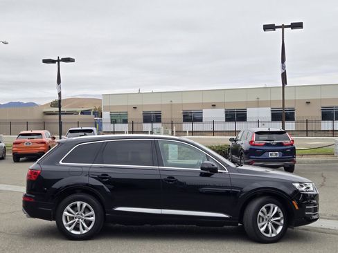 Used 2017 Audi Q7 3.0T Premium image 3