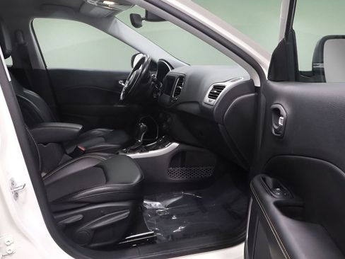 Certified 2020 Jeep Compass Latitude w/ Cold Weather Group AWD/4WD image 14