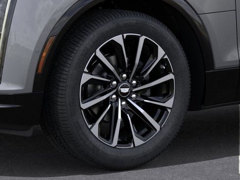 New 2026 Cadillac Lyriq Sport w/ LPO, Floor Liner Package AWD/4WD image 9