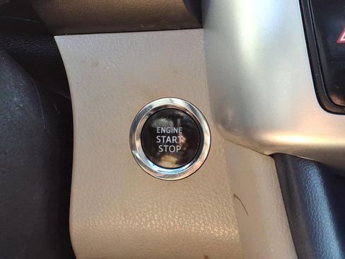 Used 2016 Toyota Highlander XLE FWD image 23