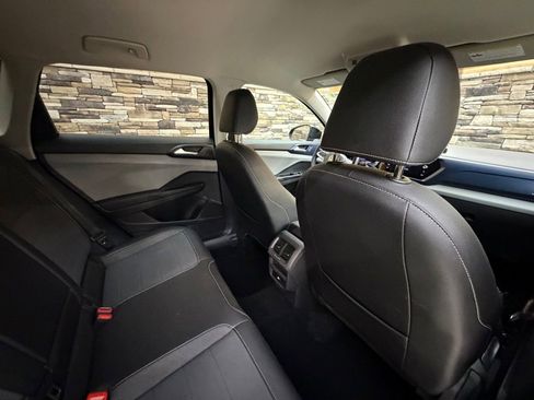 Used 2022 Volkswagen Taos SE image 30