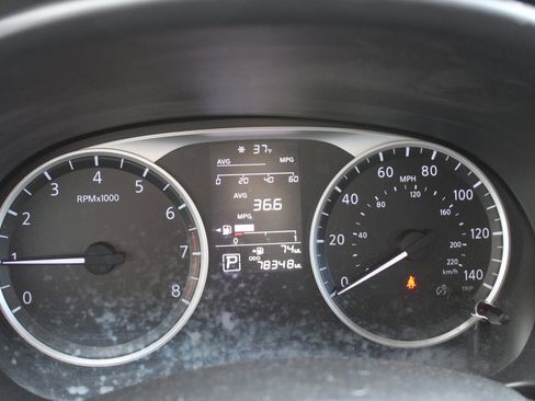 Used 2021 Nissan Kicks S image 7