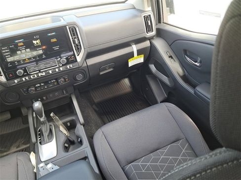 New 2025 Nissan Frontier SV w/ SV Convenience Package image 23