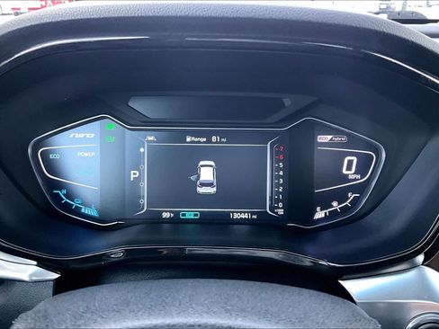 Used 2020 Kia Niro Touring FWD image 26