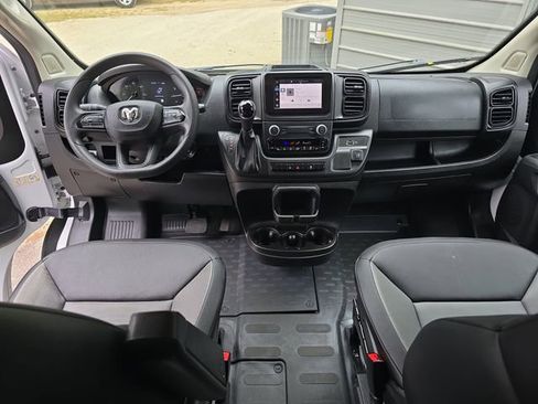 Used 2025 RAM ProMaster 2500 w/ Convenience Group FWD image 13