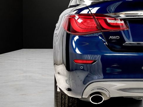 Used 2019 INFINITI Q70 Luxe image 5