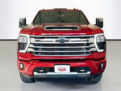 Used 2024 Chevrolet Silverado 2500 High Country w/ Technology Package image 2