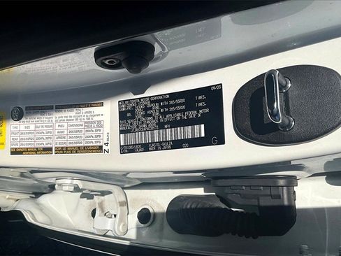 Used 2023 Lexus LX 600 4WD w/ Premium Package image 19