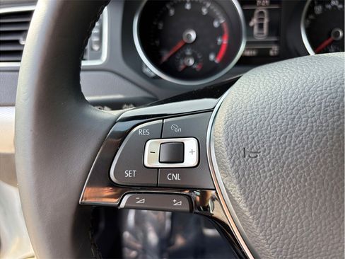 Used 2018 Volkswagen Jetta SE FWD image 21