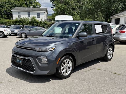Used 2021 Kia Soul S FWD image 2