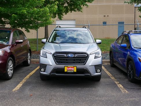 Used 2023 Subaru Forester Limited AWD/4WD image 2