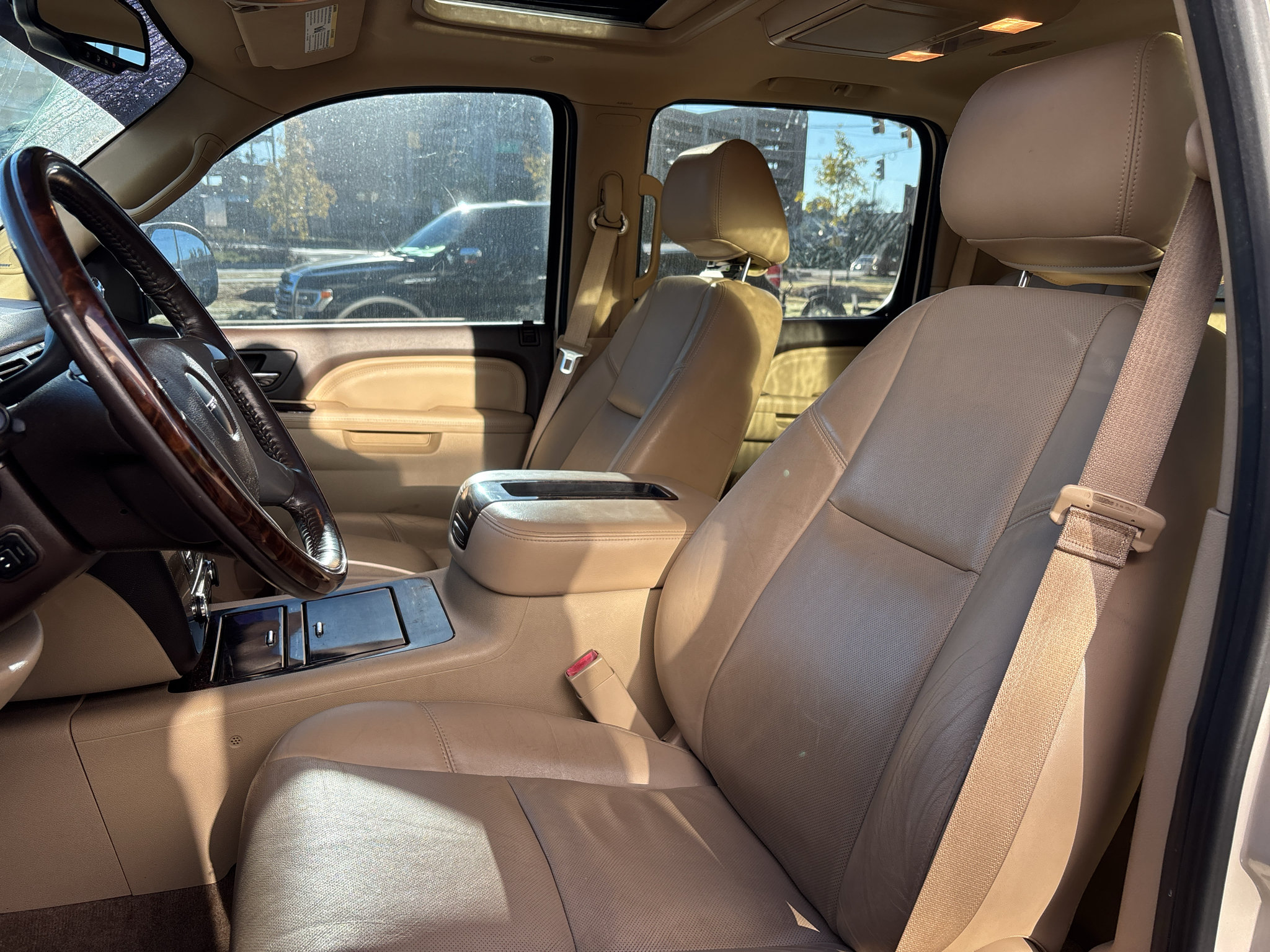 Used 2013 GMC Yukon XL Denali RWD image 12