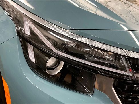 Used 2024 Kia Seltos EX image 25