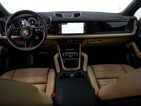 Certified 2026 Porsche Cayenne image 13