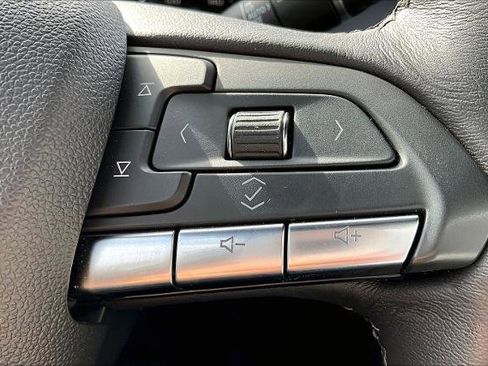 Used 2023 Cadillac XT4 Premium Luxury image 12