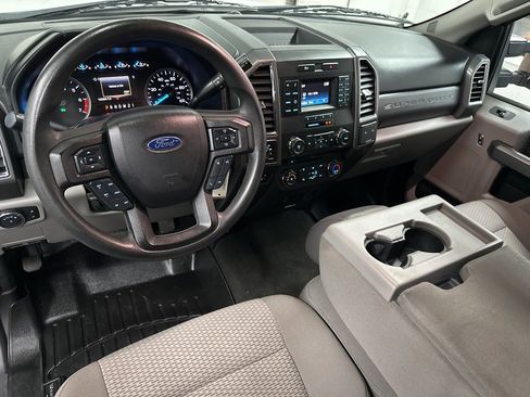 Used 2017 Ford F250 XLT w/ Snow Plow Prep Package image 14