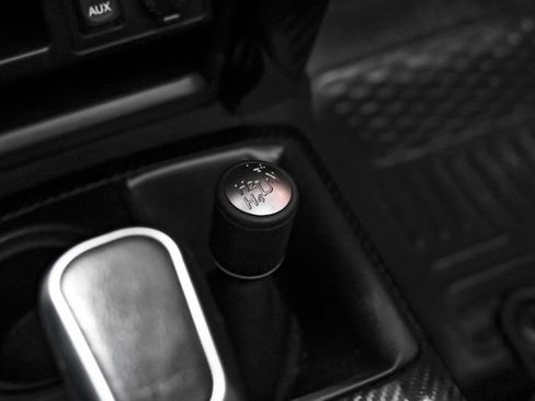 Used 2017 Toyota 4Runner TRD Off-Road Premium image 29