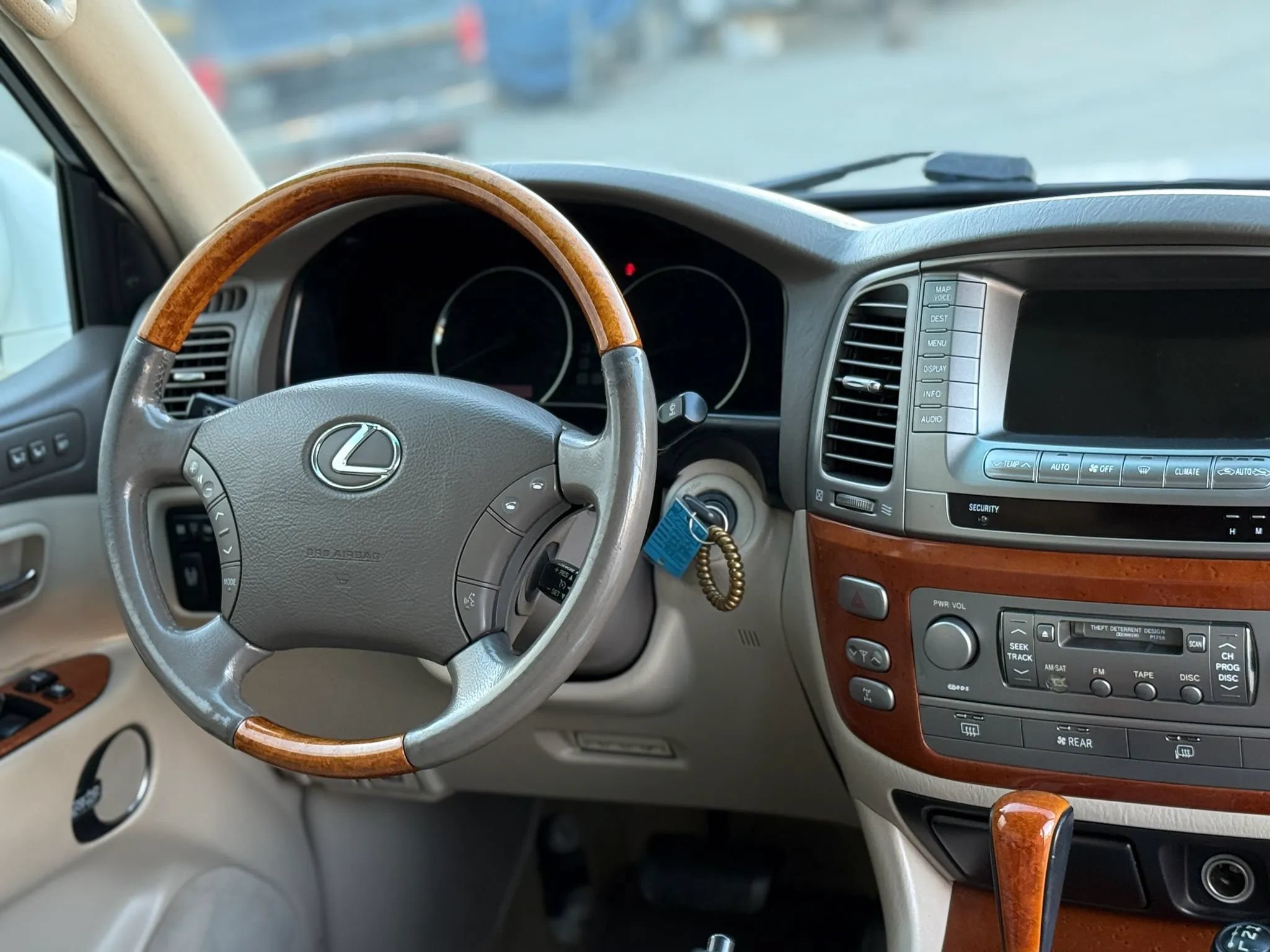 Used 2006 Lexus LX 470 4WD w/ Preferred Accessory Pkg image 30
