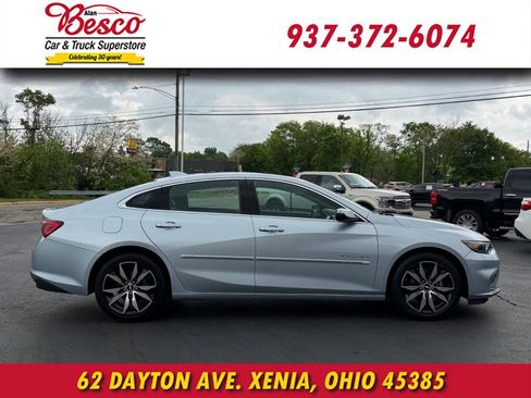 Used 2017 Chevrolet Malibu LT w/ Leather Package FWD image 3