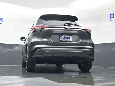 Used 2023 Nissan Kicks SR w/ SR Premium Package image 41
