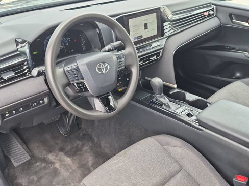 Used 2025 Toyota Camry LE FWD image 10