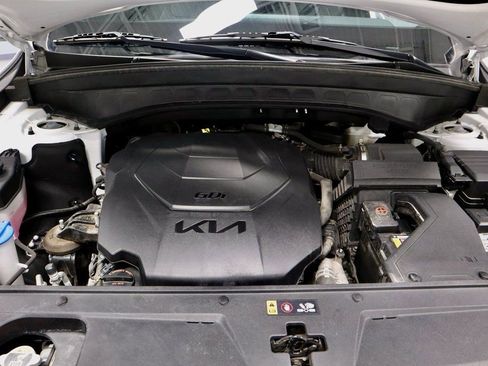 Used 2023 Kia Telluride EX w/ EX Captain's Chair Package image 18