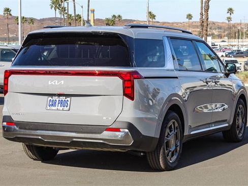 New 2026 Kia Carnival SX image 9
