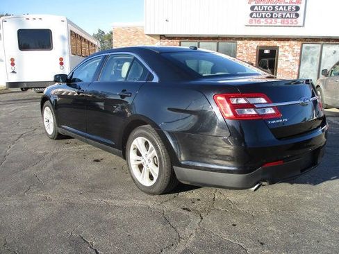 Used 2017 Ford Taurus SE image 21