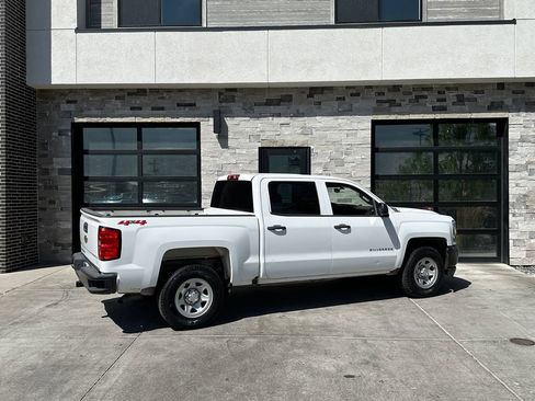Used 2018 Chevrolet Silverado 1500 W/T w/ WT Convenience Package AWD/4WD image 3